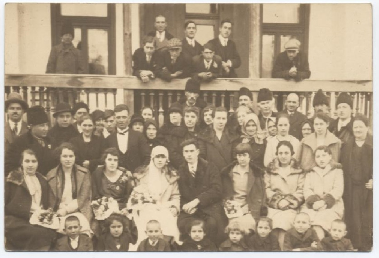 /storage/img/big_emlektargelence-repyx-interaktiv-archivum-211a-finta-arpad-es-hejja-erzsebet-eskuvoje-1930-kovatt.jpg