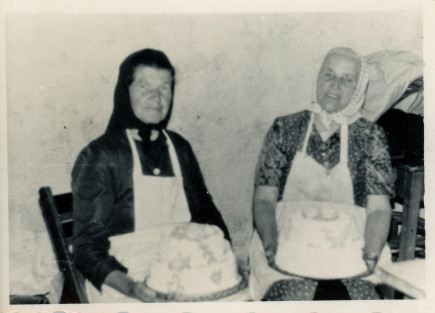 Lakodalmas tortasütők