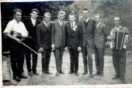 Legénybarátok lakodalomba