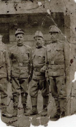 Katonabajtársak 1915