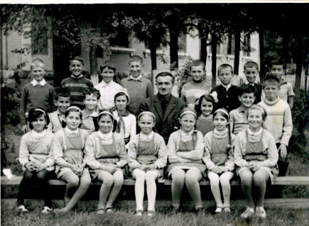 Fejér Árpád tanító osztálya 1974
