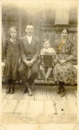 Szurkos István és családja, 1939.